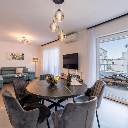 Adriatic Nest, Cozy And Modern Two Bedroom Apartment Kastela Exterior photo