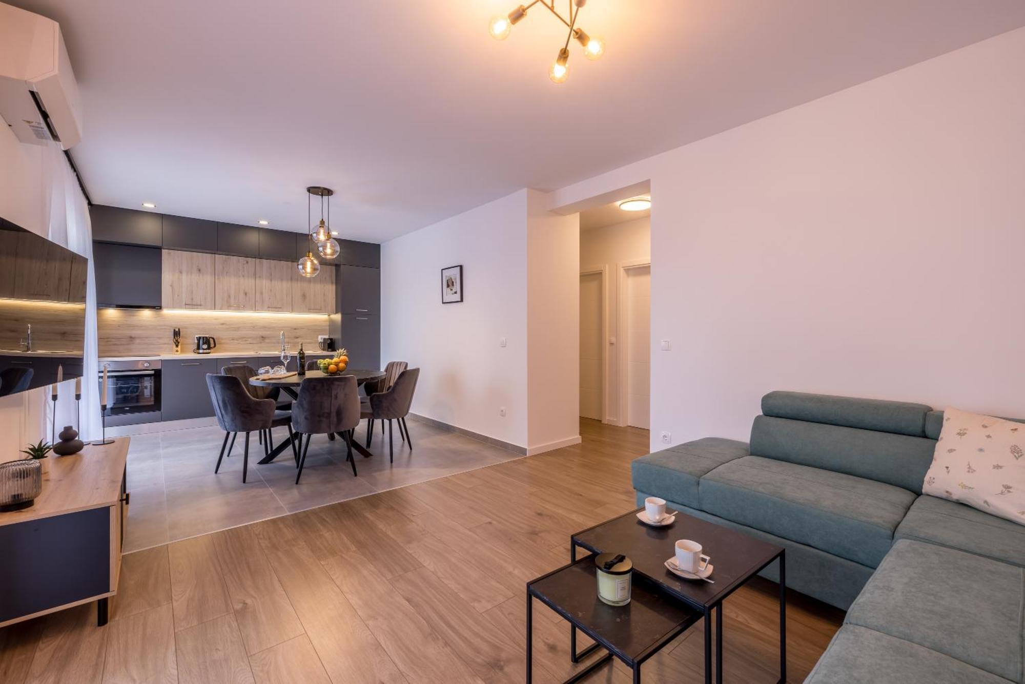 Adriatic Nest, Cozy And Modern Two Bedroom Apartment Kastela Exterior photo