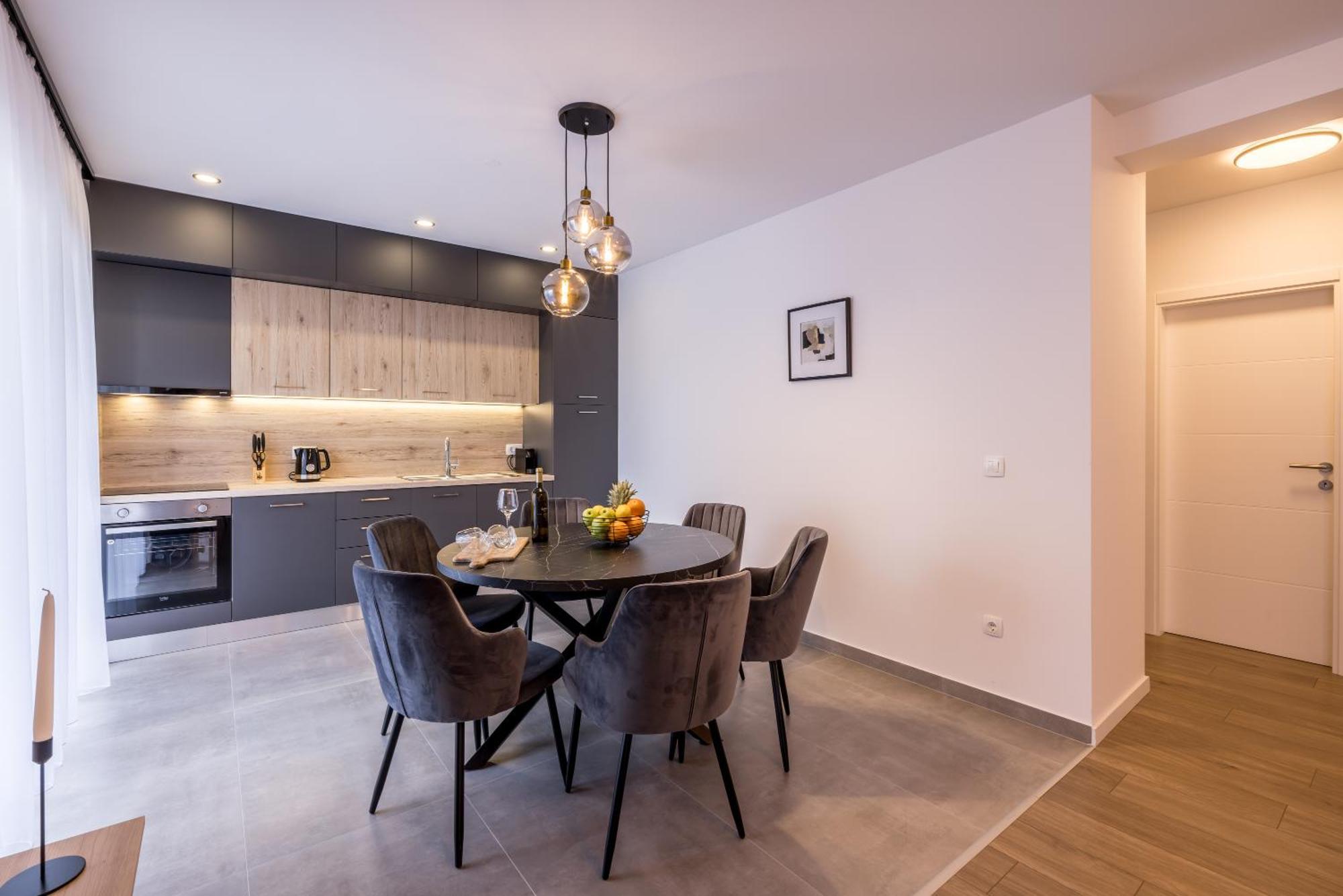 Adriatic Nest, Cozy And Modern Two Bedroom Apartment Kastela Exterior photo